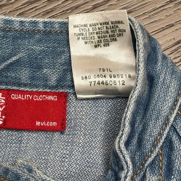 Levi’s Women’s Denim Moto Jacket 77445 Sz S Light Wash Made in Hong Kong - Picture 7 of 7